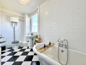 Photo 16- click for photo gallery